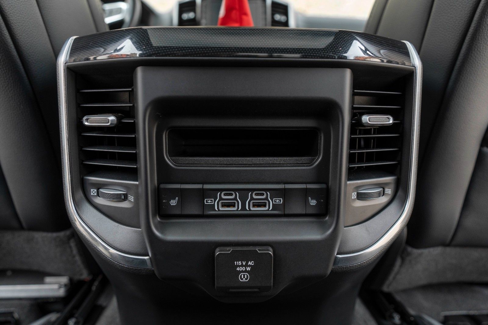 Fahrzeugabbildung Dodge RAM 5,7L Laramie CC 4X4 360° LED CARPLAY LPG AHK