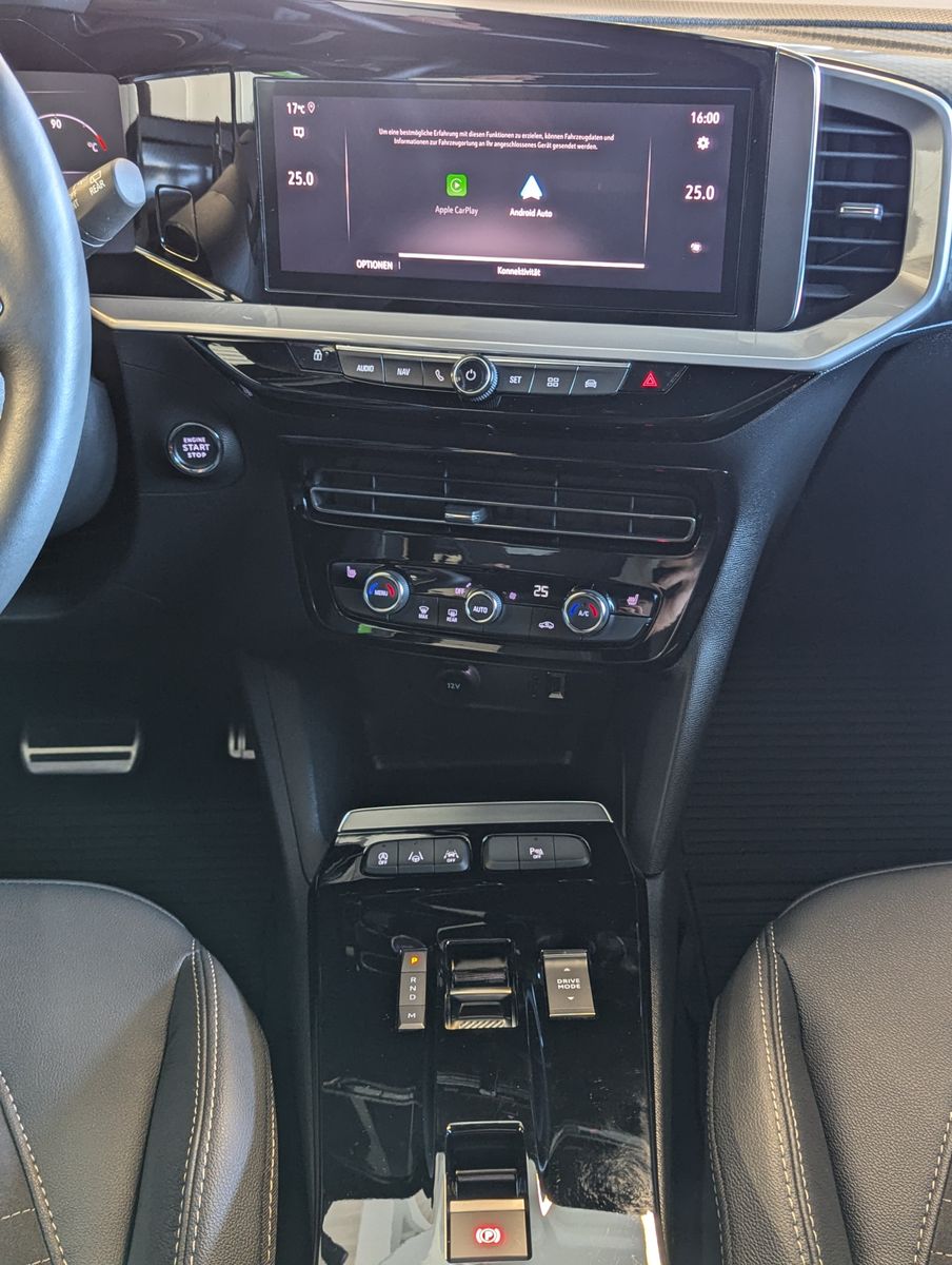Fahrzeugabbildung Opel Mokka 1.2 Ultimate Aut. Winter-Paket Kamera ACC