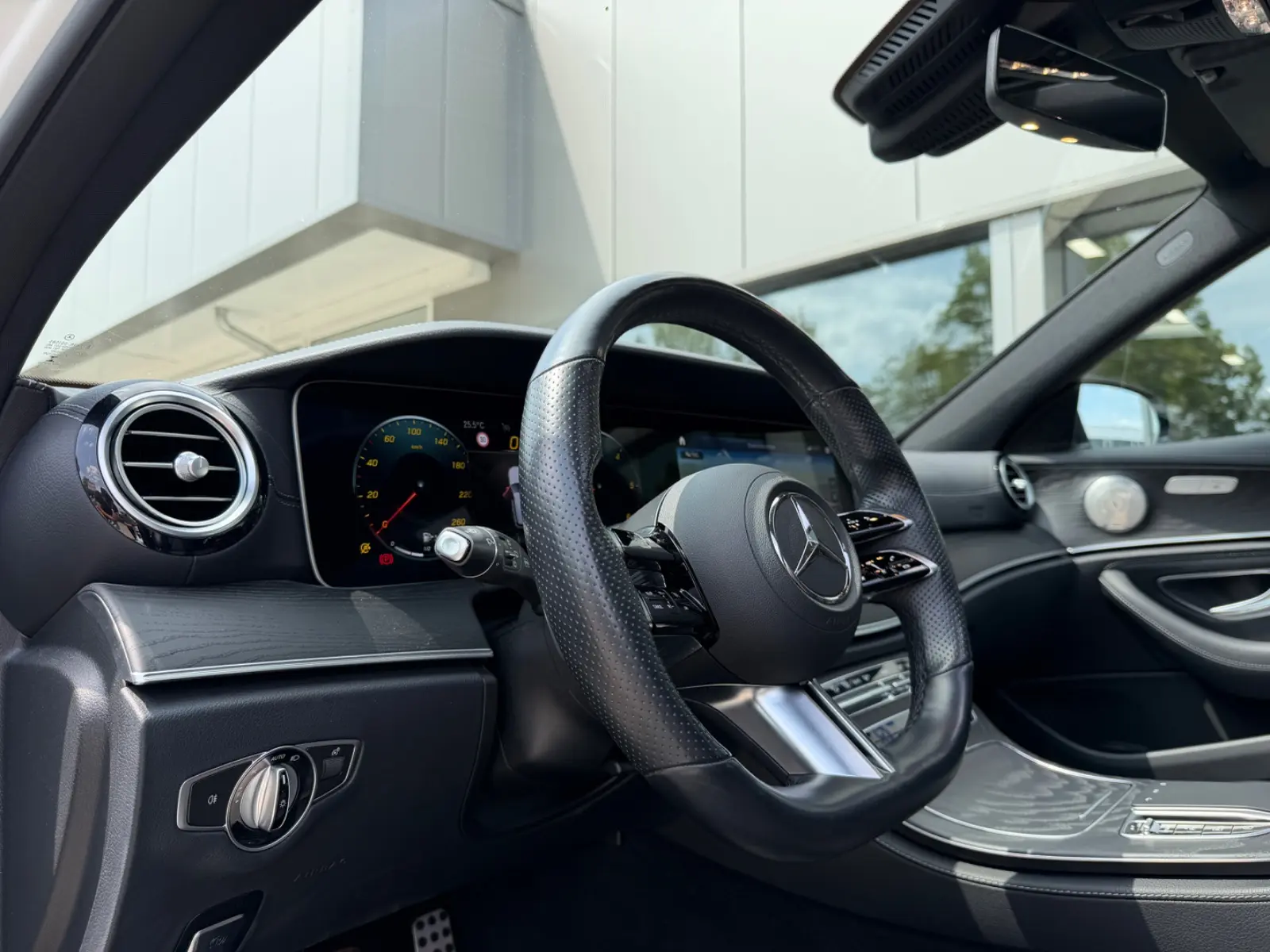 Mercedes-Benz E 220 d AMG-Line /Panoramadach/MFL