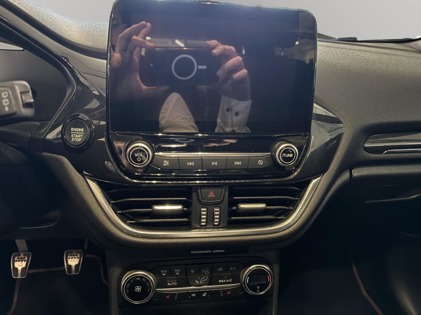 Fahrzeugabbildung Ford Fiesta ST-Line Navi ACC Apple CarPlay Android Au