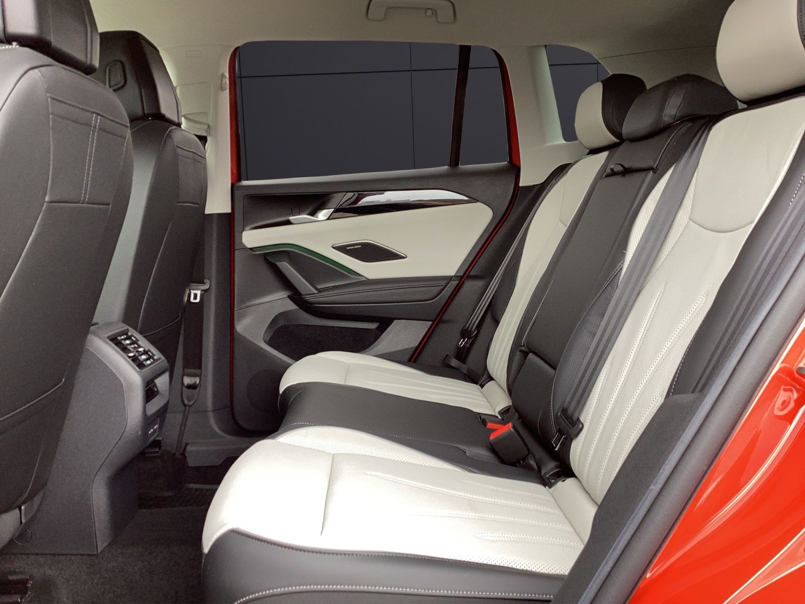 Fahrzeugabbildung Volkswagen Tiguan Elegance TDI DSG 4M IQ.Light ACC STHZ SHZ