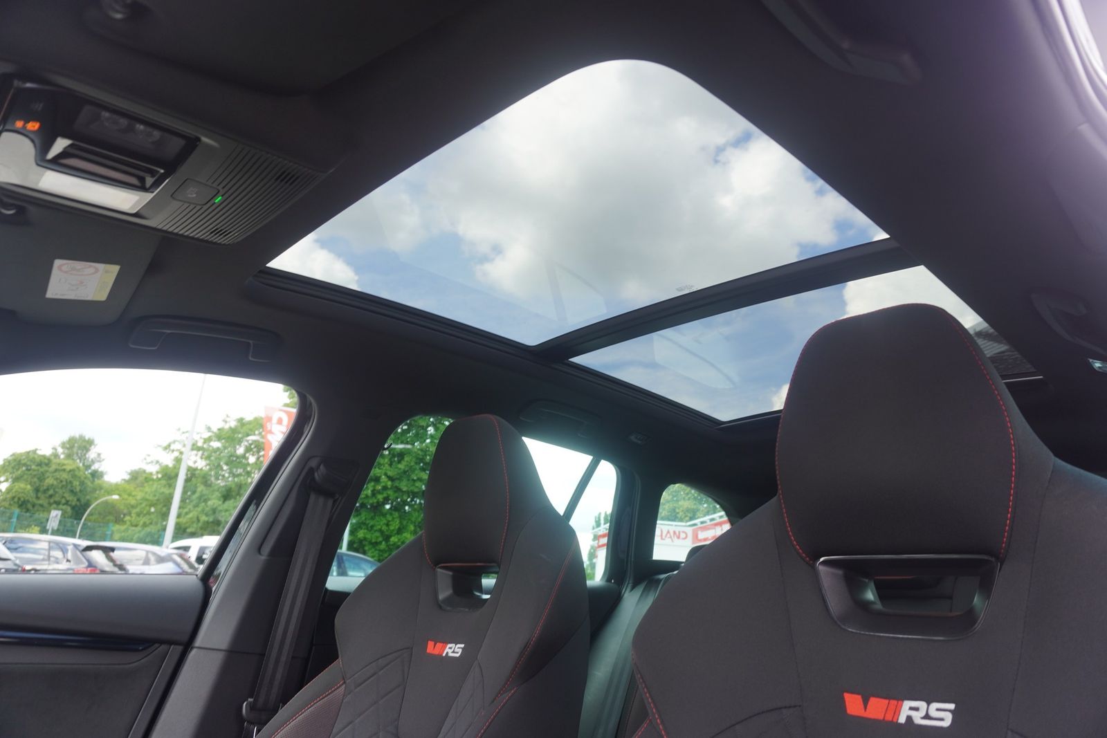Skoda Octavia Combi 2.0 TSI RS DSG LED Navi Panorama foto 24