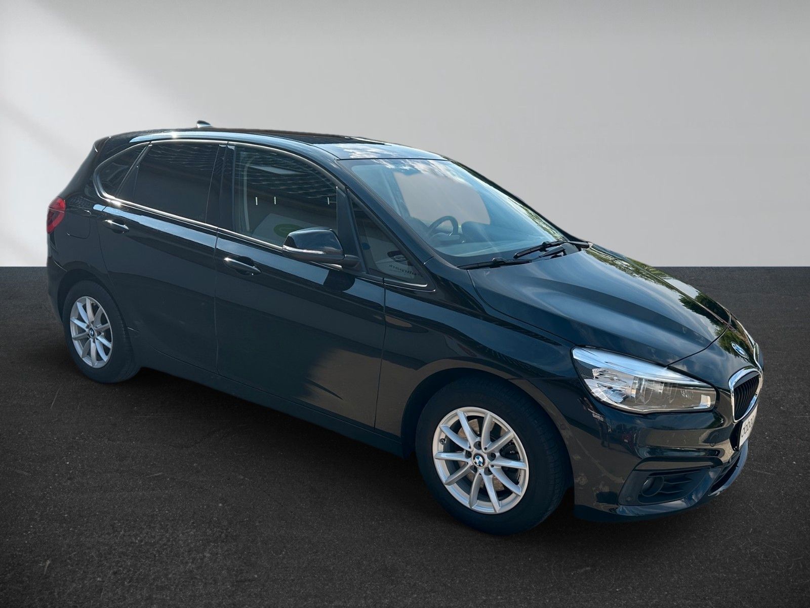 BMW 218 2 Active Tourer 218 i – Bild 2