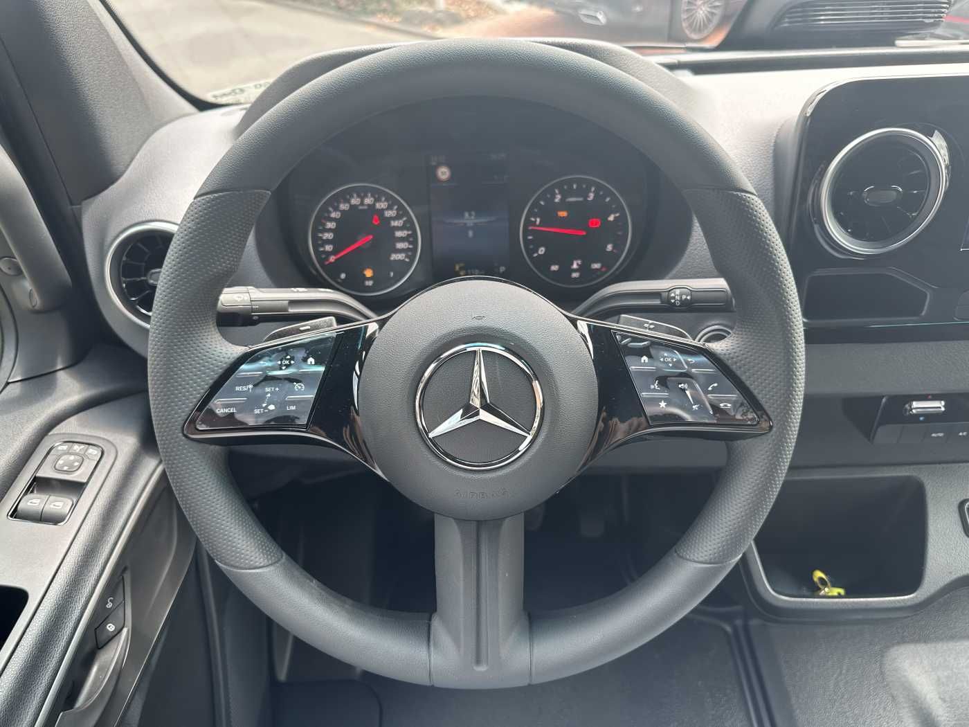 Fahrzeugabbildung Mercedes-Benz Sprinter 319/419 CDI 3665 9G 4x4 Klima Kamera