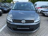 Volkswagen Sharan 2.0 TDI*DSG*7-Sitz*Temp*SHZ*PDC* - VW Sharan Gebrauchtwagen in Düsseldorf