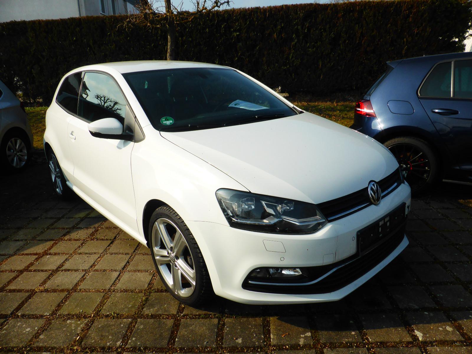 Volkswagen Polo V Highline  R-Line LED NAVI ALCANTARA SHZ