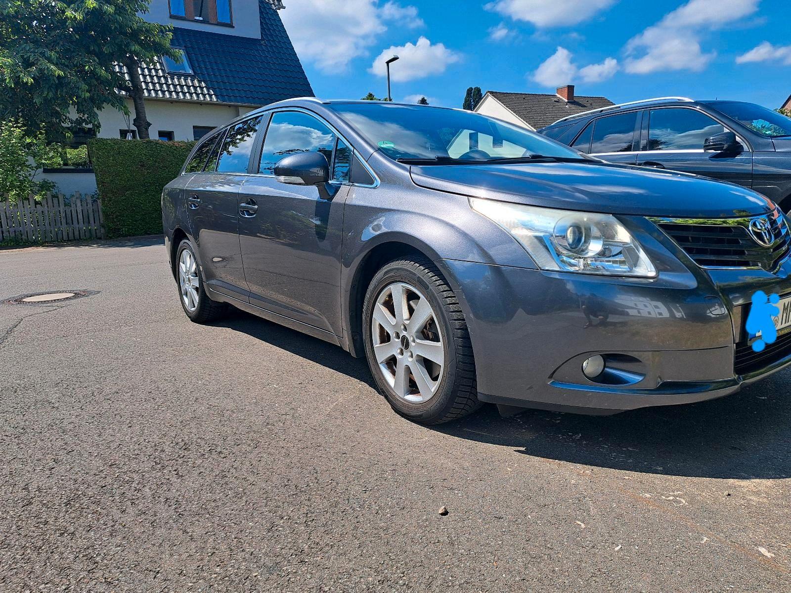 Toyota Avensis 2011 — photo 5