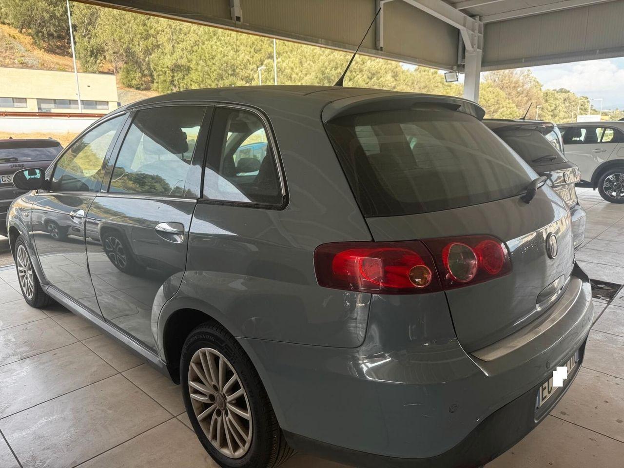 Fiat Croma 2010 — rear view