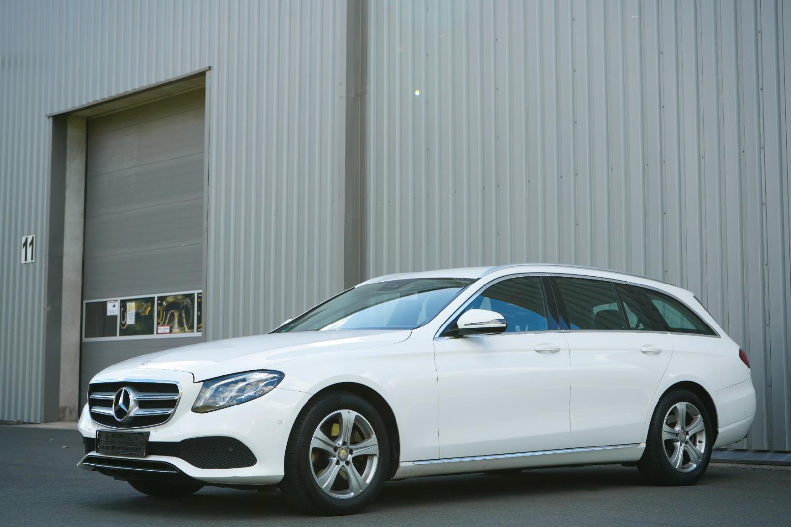 Mercedes-Benz E 220 d 4Matic/Avanatgarde/Multib/AHK/Renterfzg.