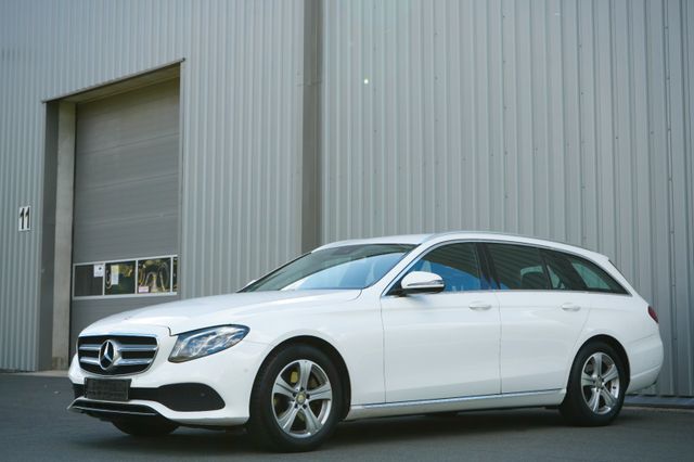MERCEDES-BENZ E 220 d 4Matic/Avanatgarde/Multib/AHK/Renterfzg.