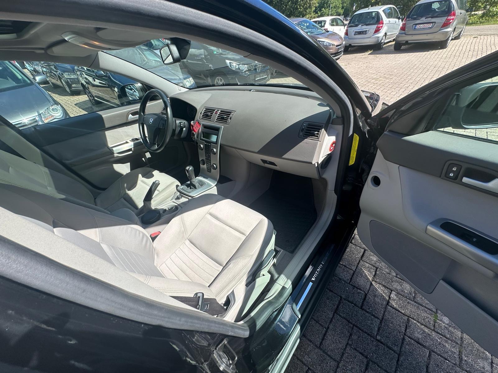 Volvo V50 2006 — photo 12