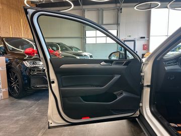 MYAUTOCENTER – Gebraucht- und Jahreswagen mit Werkstattservice in Pfaffenhofen Volkswagen Passat *KEYLESS*MASAGE*360°*ACC*AHK*3-ZONEN*LED*