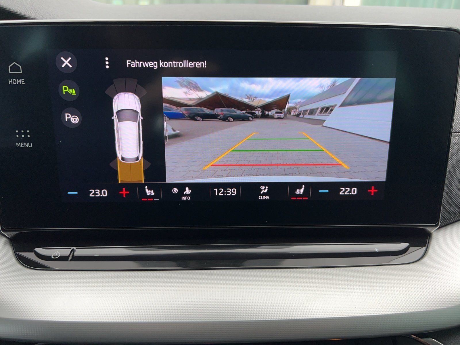 Fahrzeugabbildung SKODA Octavia Combi 1.4 TSI DSG iV Style/KAMERA/ACC/