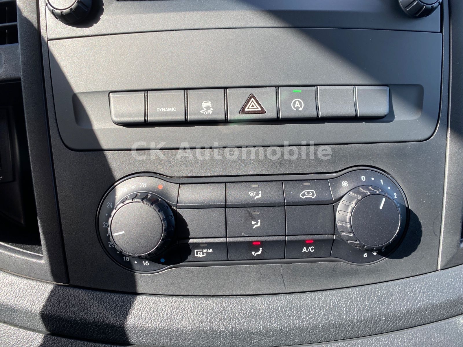 Fahrzeugabbildung Mercedes-Benz Mercedes-Benz Vito Mixto 124 lang Autom./5 Sitze