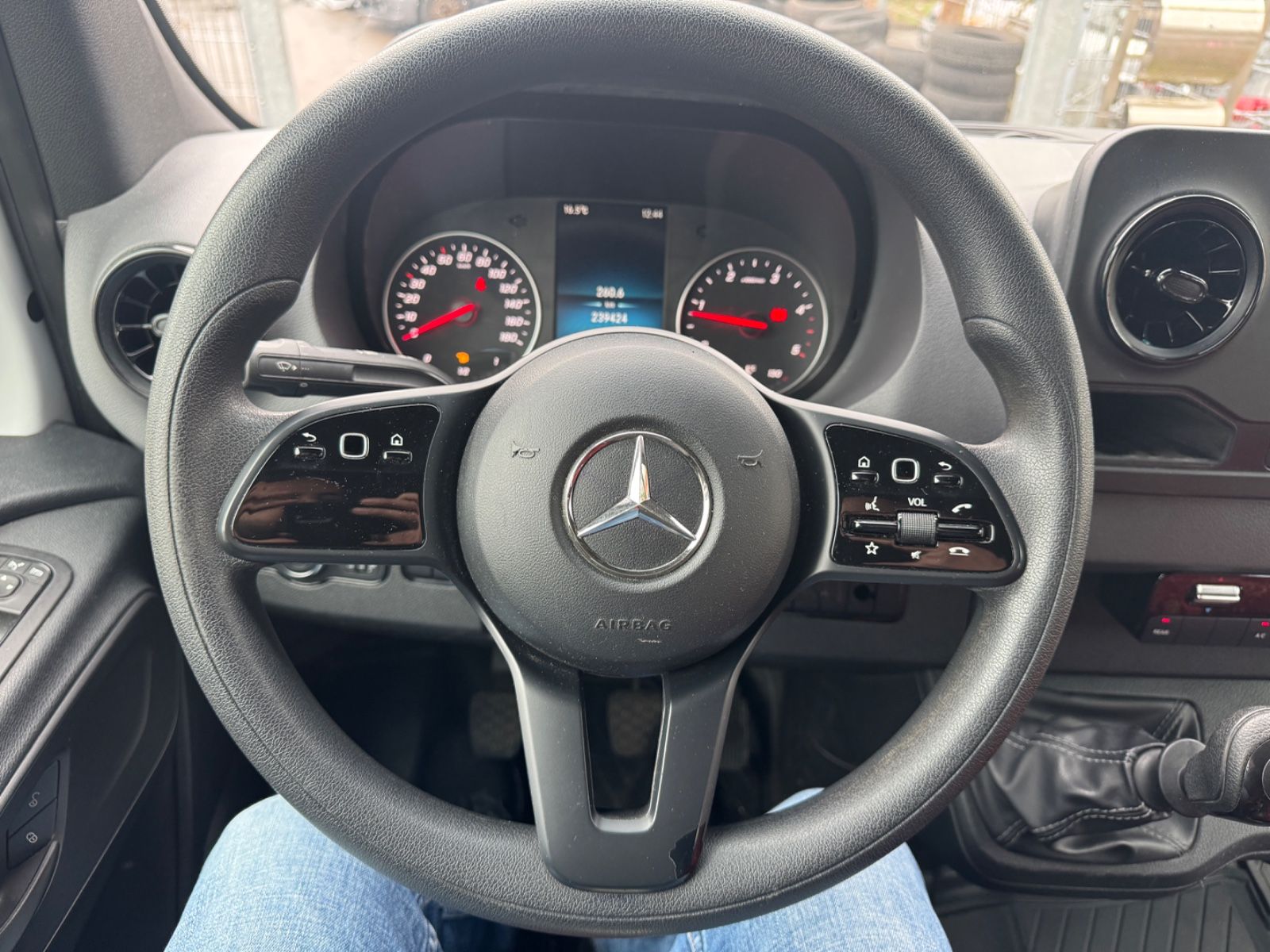 Fahrzeugabbildung Mercedes-Benz Sprinter III 314 CDI 9 Sitzer Klima+Lane+Toterwi