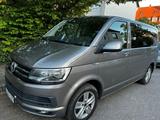 Volkswagen T6 Multivan mit neuem Motor (18.000km) - mit Diesel-Antrieb: Kleinbus, Motor