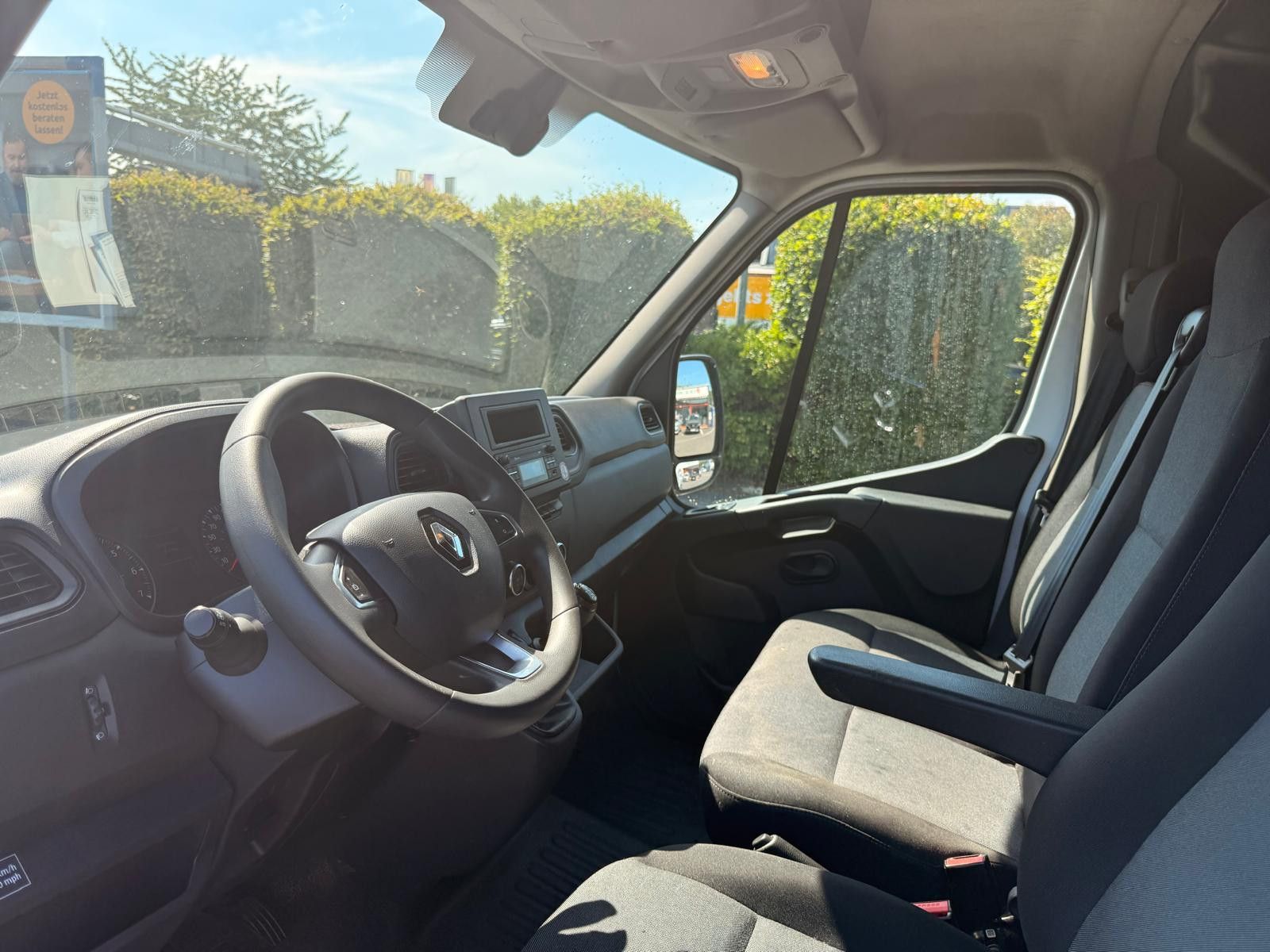 Fahrzeugabbildung Renault Master III Kasten L1H2 HKa 3,5t / MWST