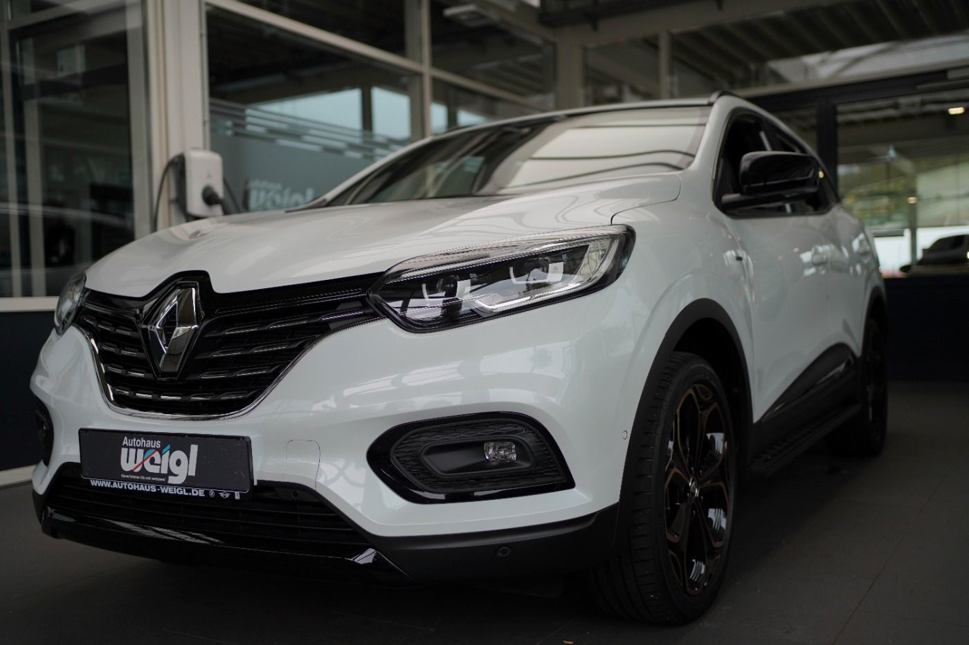 Fahrzeugabbildung Renault Kadjar TCe 140 Black Edition +Black Edition+Navi