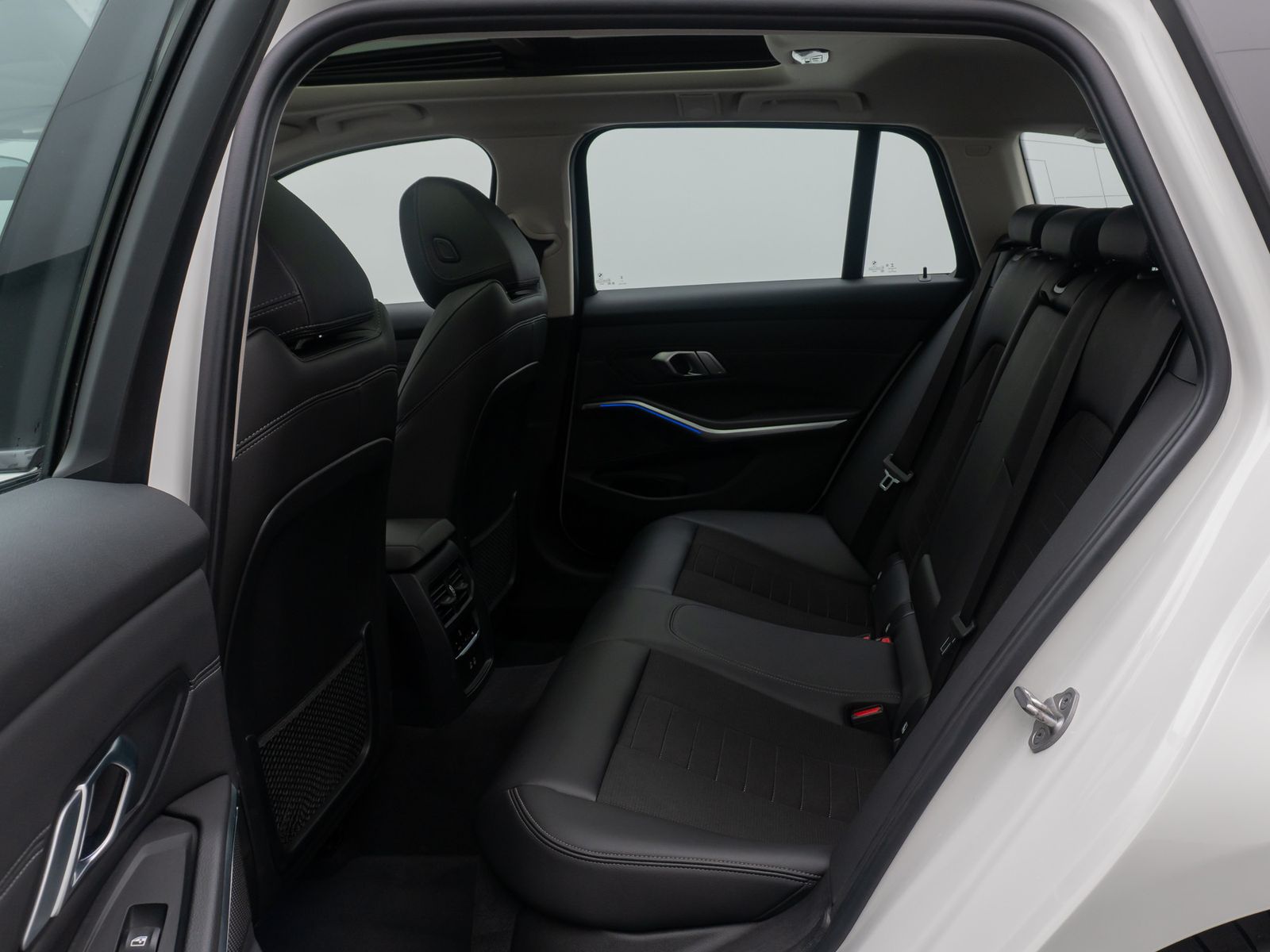 Fahrzeugabbildung BMW 330d xD Sport Line DAB Kamera Laser Panorama