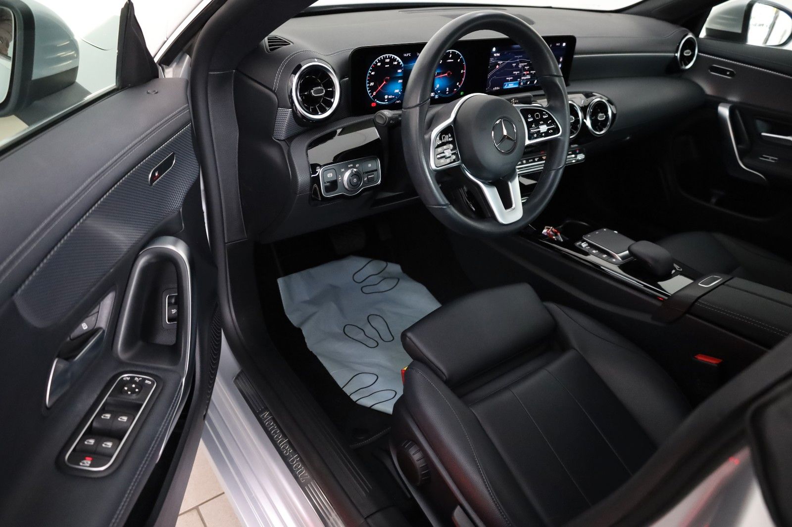 Fahrzeugabbildung Mercedes-Benz CLA 220 d Coupe,Leder,Navi,LED,SH,360Kamera