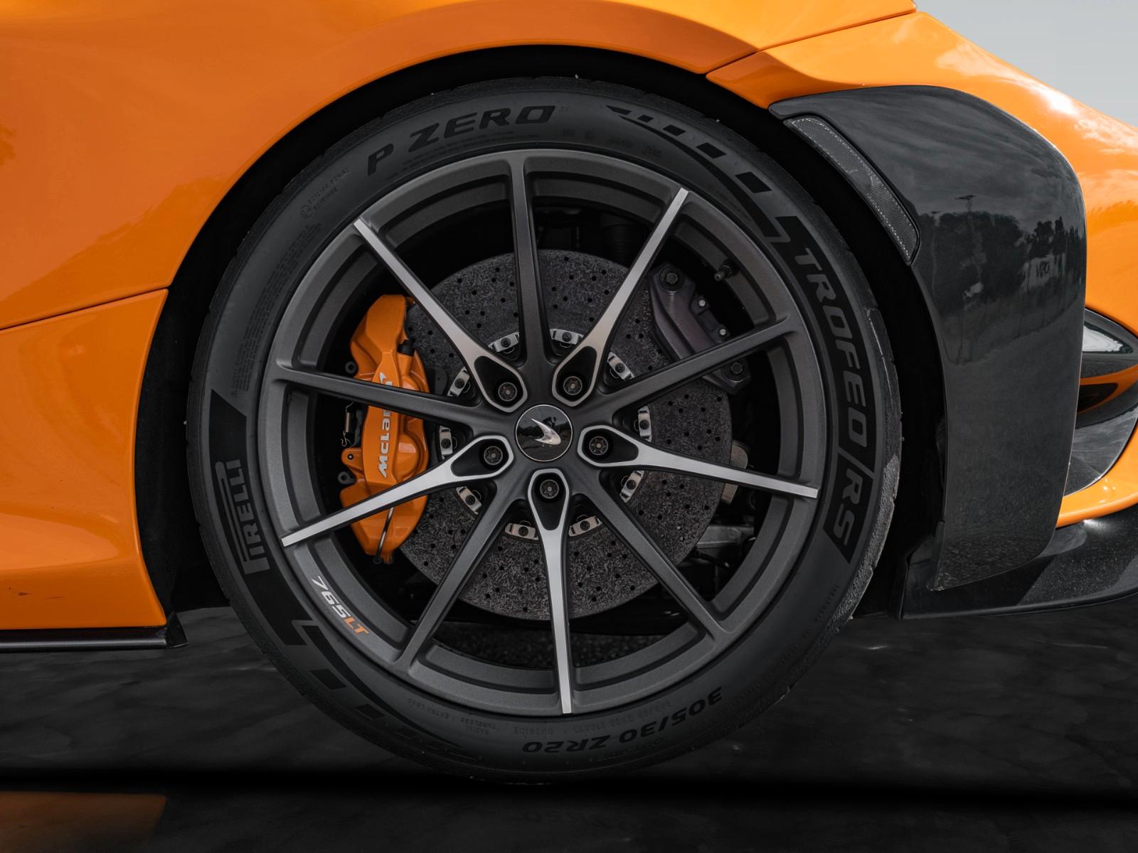 McLaren 765LT Coupé | Racing Seats | Engine Window