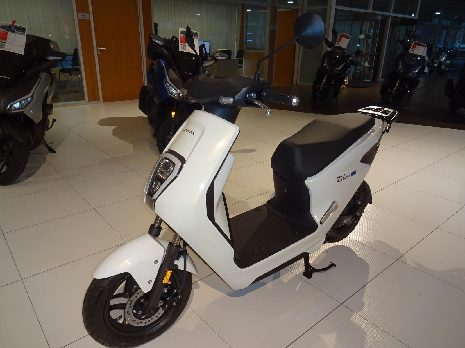 Honda EM1e: