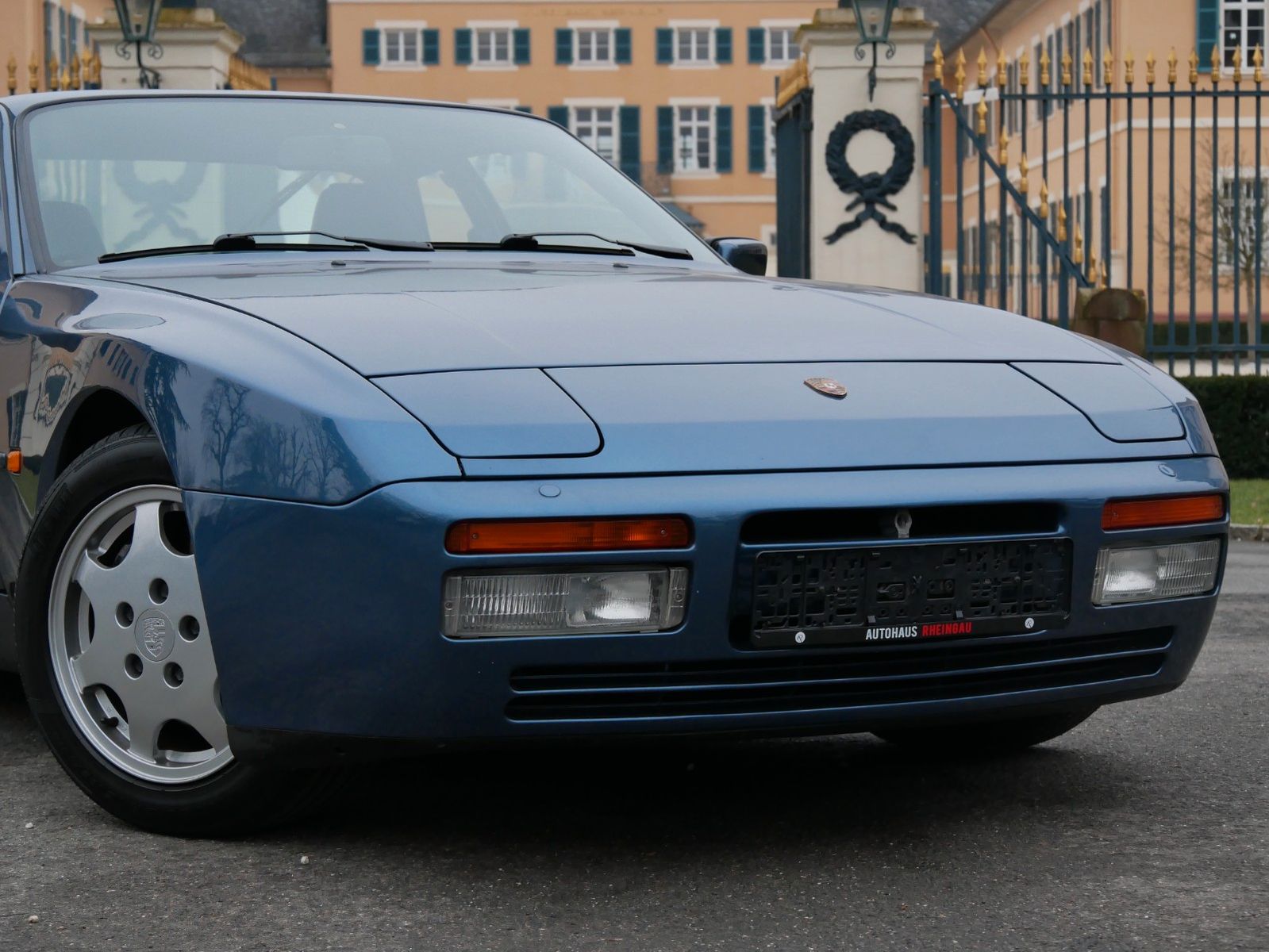 Fahrzeugabbildung Porsche 944 Turbo