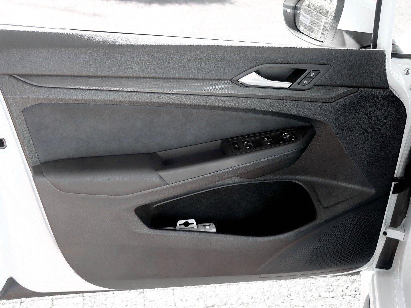 Volkswagen Golf GTI VIII 2.0 TSI OPF DSG PANO/LED/PDC/SITZH, миниатюра 15