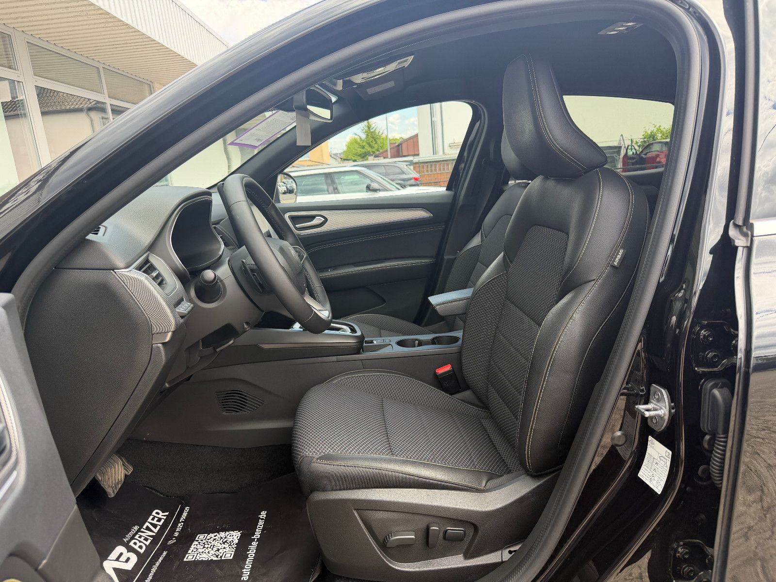 Fahrzeugabbildung Renault Arkana Techno/KAMERA/AMBIENTE/KAMERA/LEDER/ACC