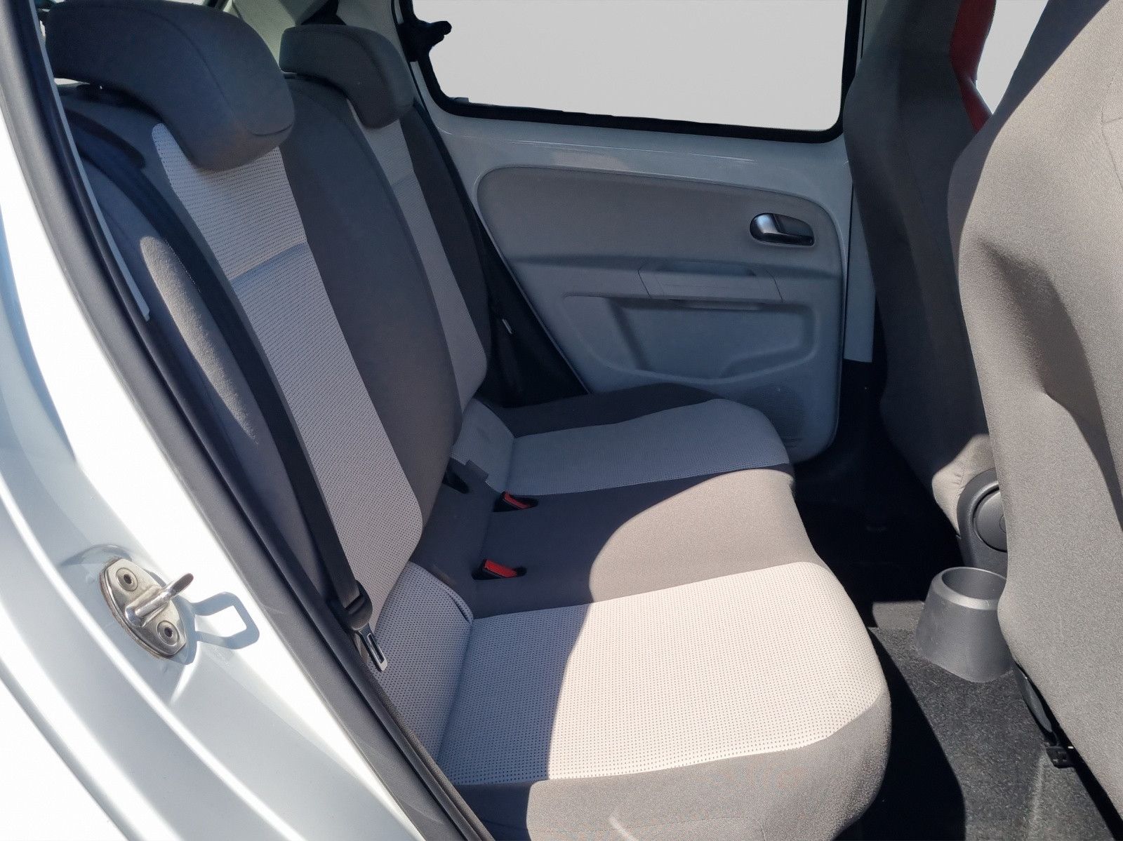 Fahrzeugabbildung Volkswagen Up! Colour Up! BMT 1,0 Klima ZV SHZ