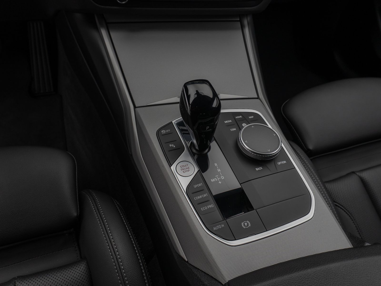 Fahrzeugabbildung BMW 320d xD Laser DAB PDC AHK Alarm Komfort Sport