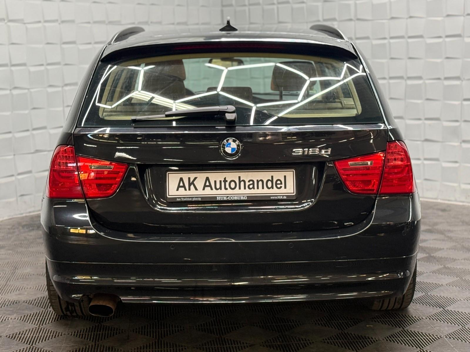 BMW 318 2011 — photo 5