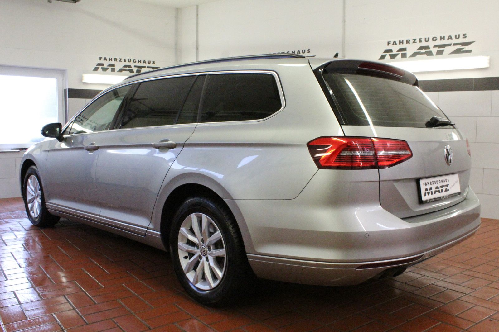 Fahrzeugabbildung Volkswagen Passat Variant 1.8 TSI DSG Comfortline Variant