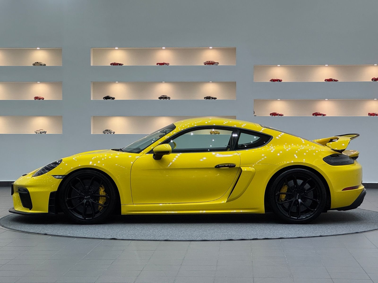 Porsche GT4 Manthey Racing *Keramik* RacingGelb*APPROVED imagem 2