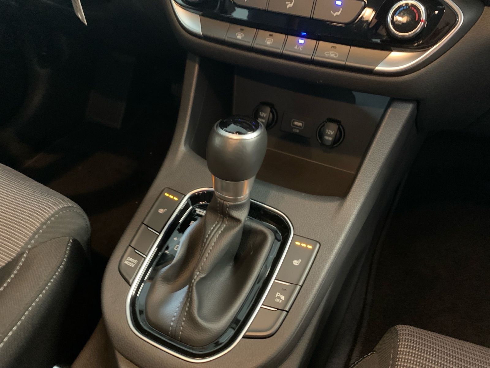 Fahrzeugabbildung Hyundai i30 1.0 T-GDI 7-DCT Select Mild-Hybrid Allwetter