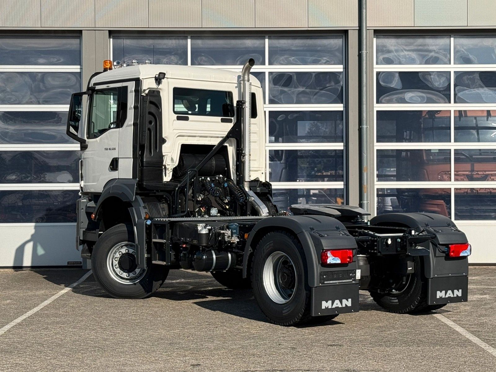 Fahrzeugabbildung MAN TGS 18.520 BL SA 4x2H mit Hydraulikvortbere* AhK