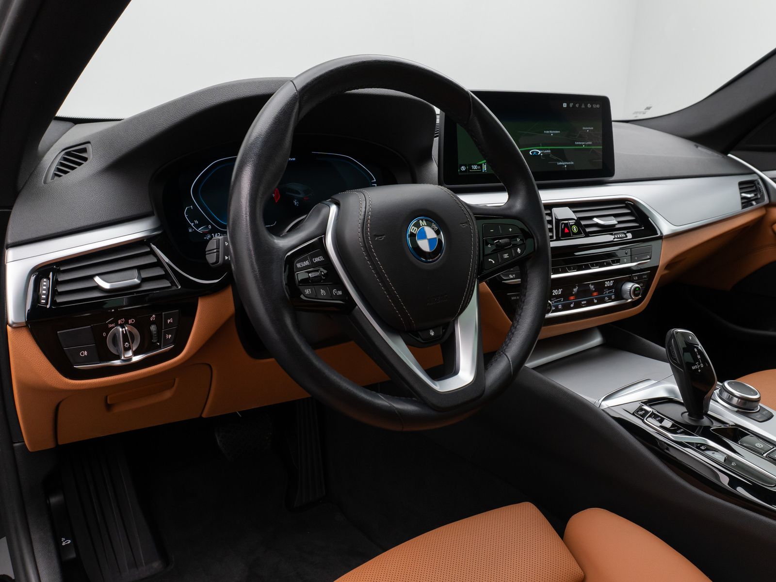 Fahrzeugabbildung BMW 530e  xD Panorama 360°Lenkrhz DAB HiFi AHK Sport