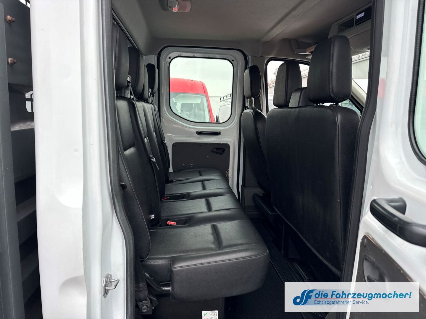 Fahrzeugabbildung Ford Transit Pritsche 350 L2 Doppelkabine  2.0 TDCi D