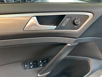 MYAUTOCENTER – Gebraucht- und Jahreswagen mit Werkstattservice in Pfaffenhofen Volkswagen Golf VII *TÜV0228*STHZ*KLIMA*NAV*PDC*BLTH*CD*