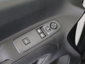 Opel Combo Cargo E 1.5D KLIMA WINTERPAK SITZH APP LED