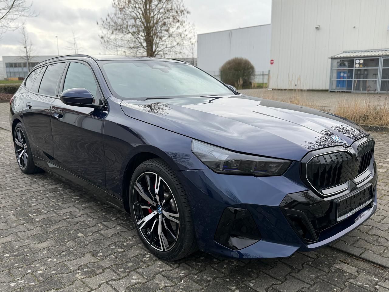BMW 530 e xDrive M Sport Pro Bower&Wilk Hinterachsle imagem 2