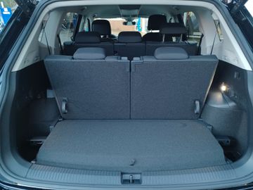 Fahrzeugabbildung Volkswagen Tiguan Allspace 1.5 DSG Navi/LED/ACC/Alu18"/7-S