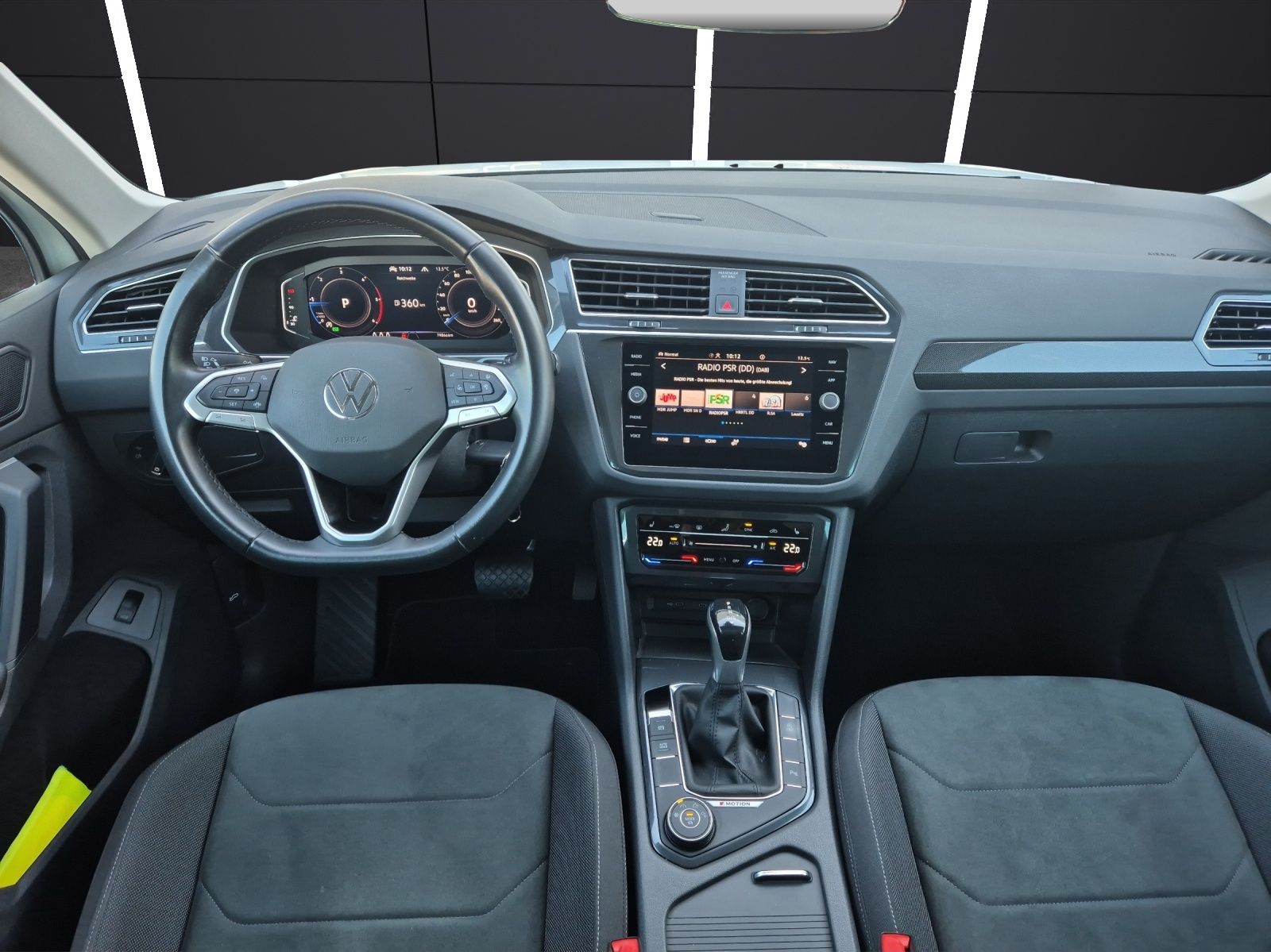 Fahrzeugabbildung Volkswagen Tiguan TDI Elegance DSG 4M Matrix AID Pano ACC P