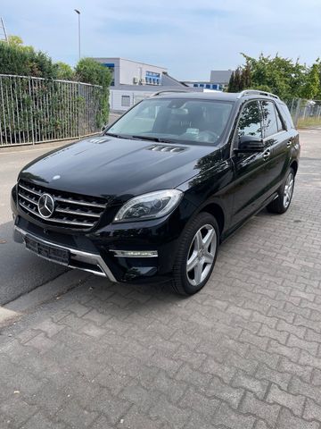 Mercedes-Benz ML 350 ML-Klasse  AMG BlueTec Hud 360° Distronic