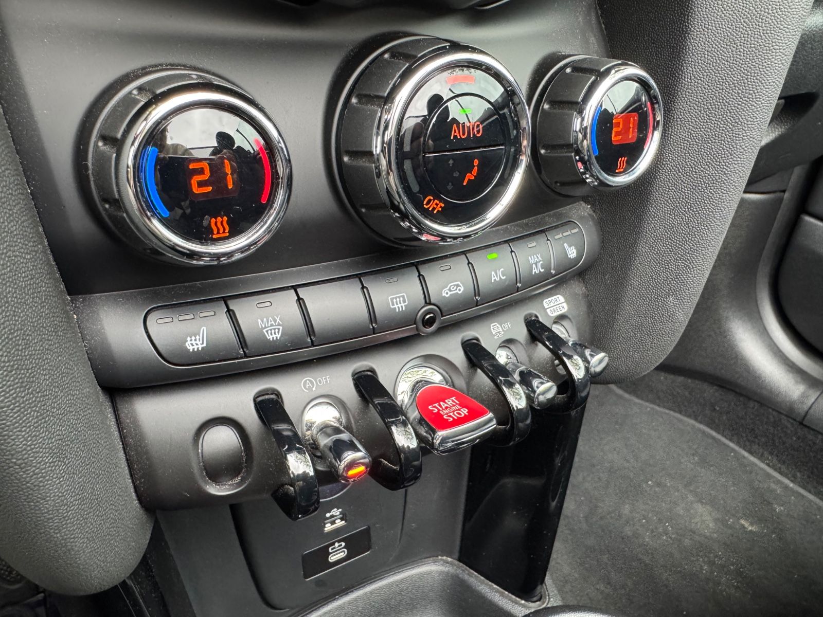 Fahrzeugabbildung MINI COOPER Cabrio Cooper*SHZ*PDC*CAM*LED