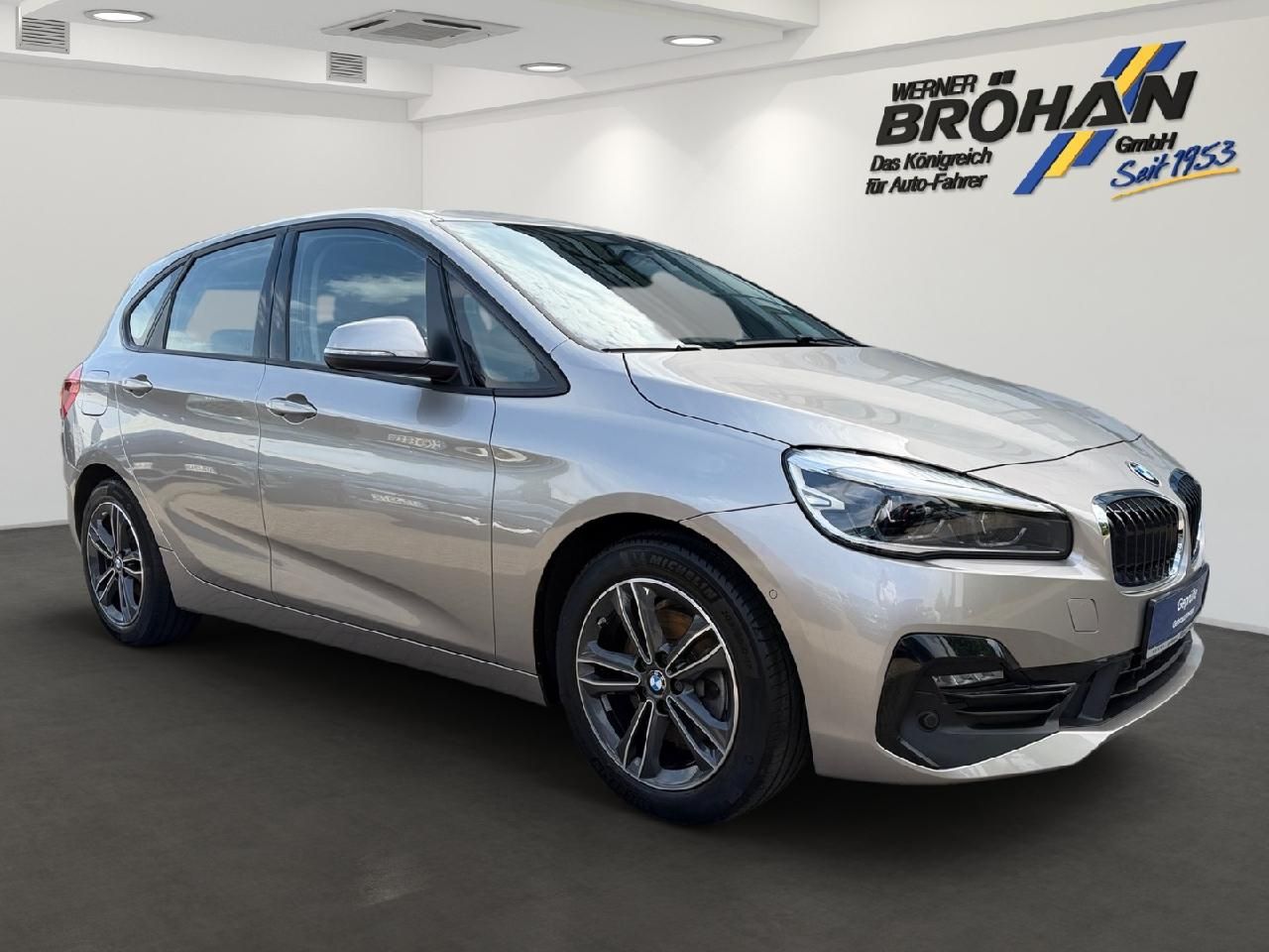 Fahrzeugabbildung BMW 2 Active Tourer 220 i Sport Line
