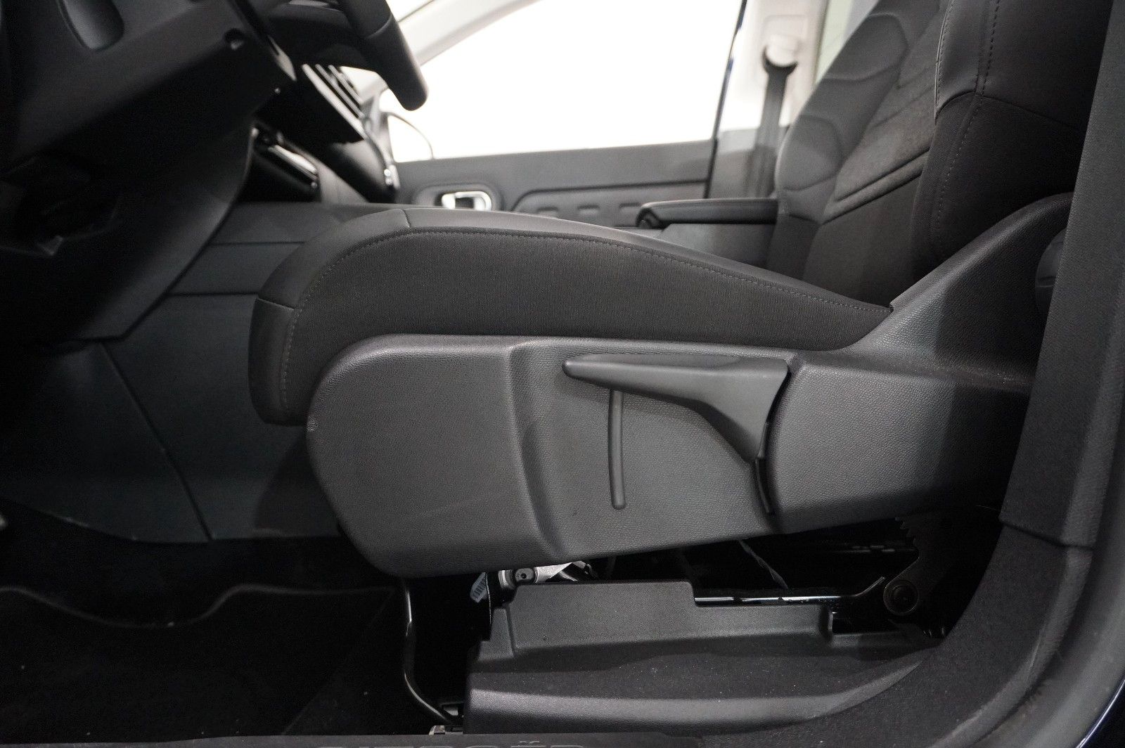 Fahrzeugabbildung Citroën C5 Aircross PLUS 145 E-DSC NAVI/LED/KAMERA/DAB+