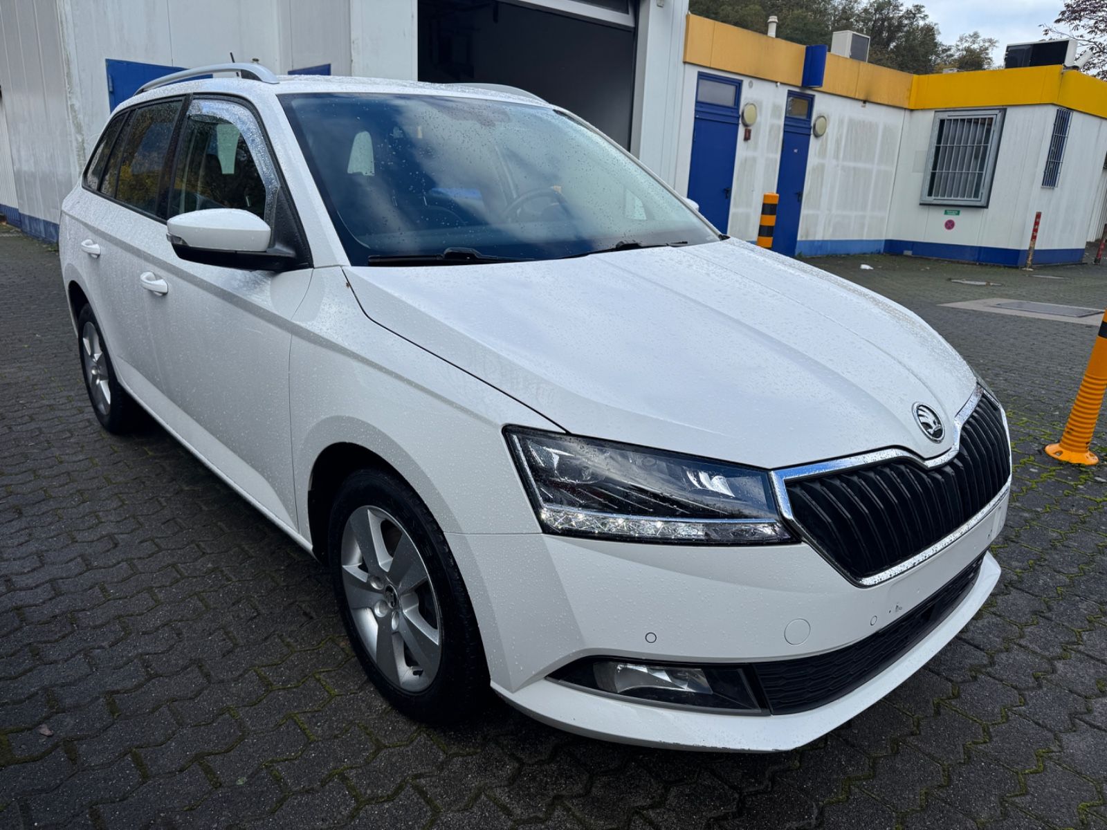 Fahrzeugabbildung SKODA Fabia Combi Style LED+Bluetooth+KeylessGo