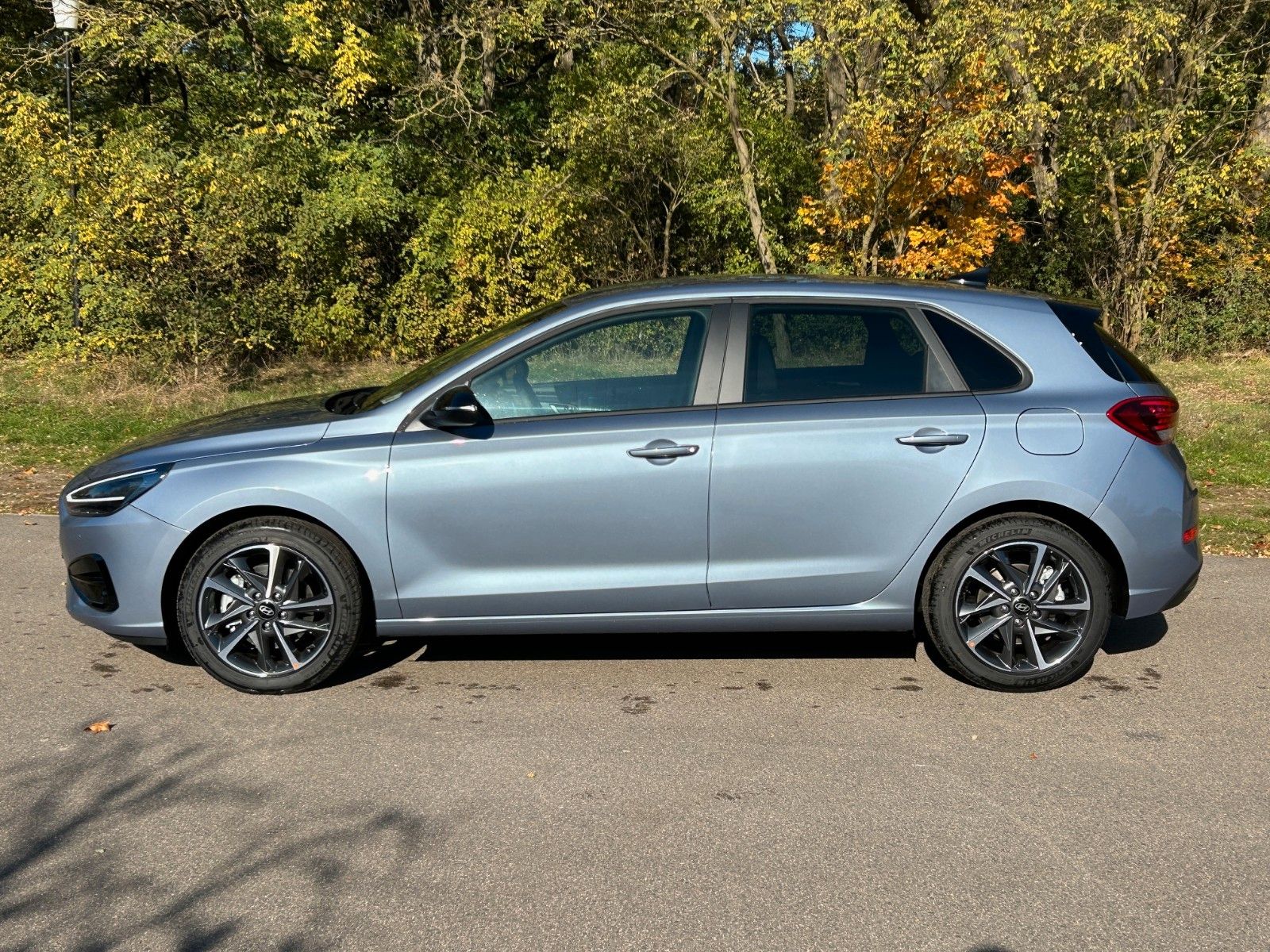 Fahrzeugabbildung Hyundai i30 1.0 T-GDI Advantage *Navi*CarPlay*RFK*LED*