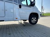 Carado 699cm Queensbett, Hydr. Stützen, AHK, TV/SAT - Carado C